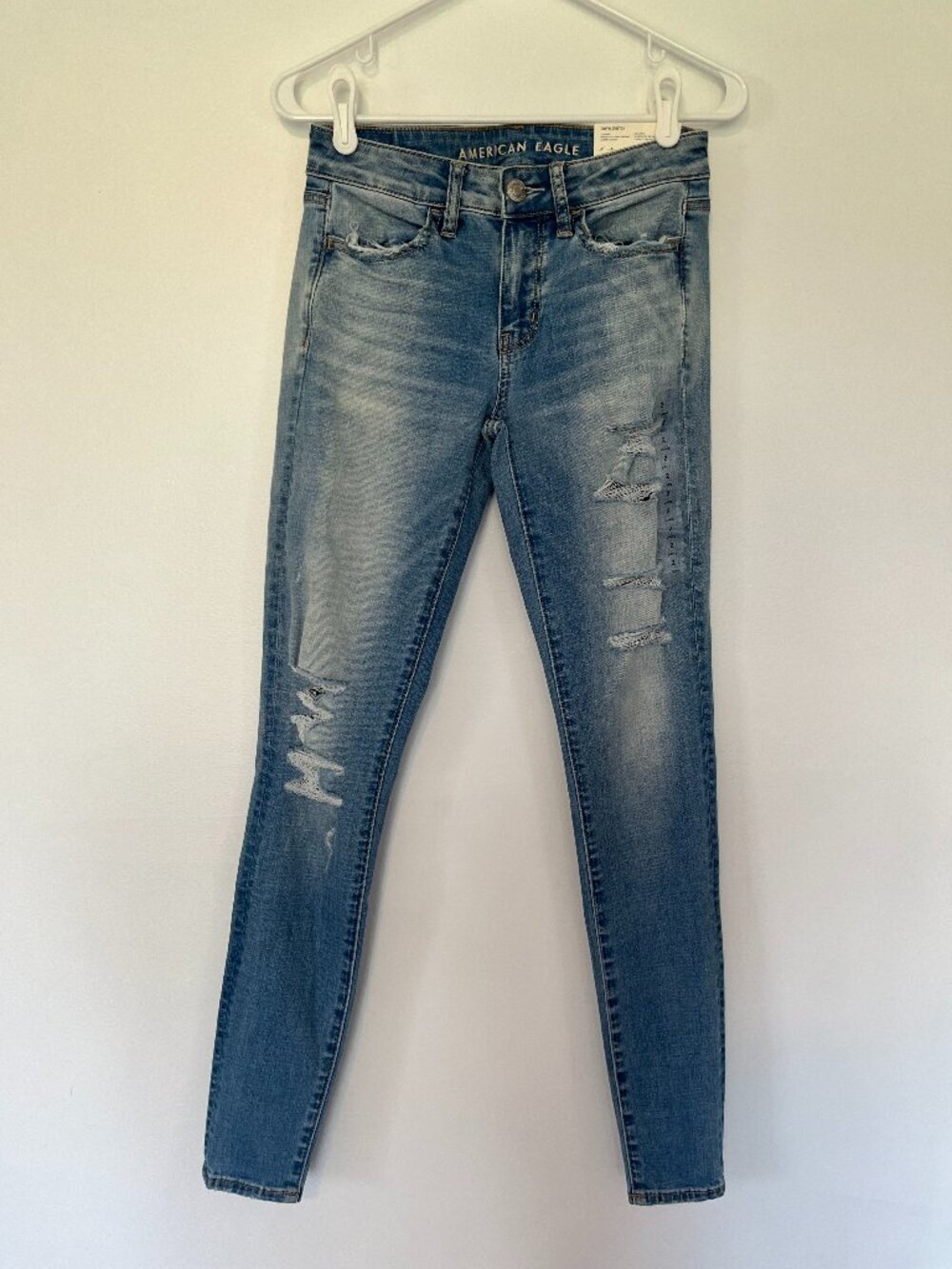 American Eagle Indigo Skylight Destroy Super Stretch Jennings NWT | Size 2L